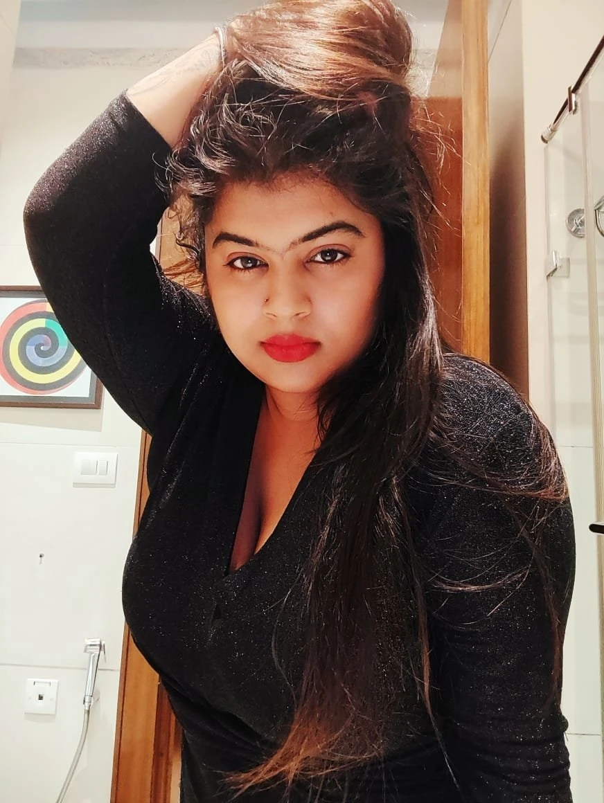 Riya Sharma – Indian escort in Bangalore — 2 / 5