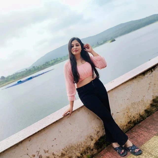 Bhavya – Indian escort in Candolim, Goa — 2 / 4