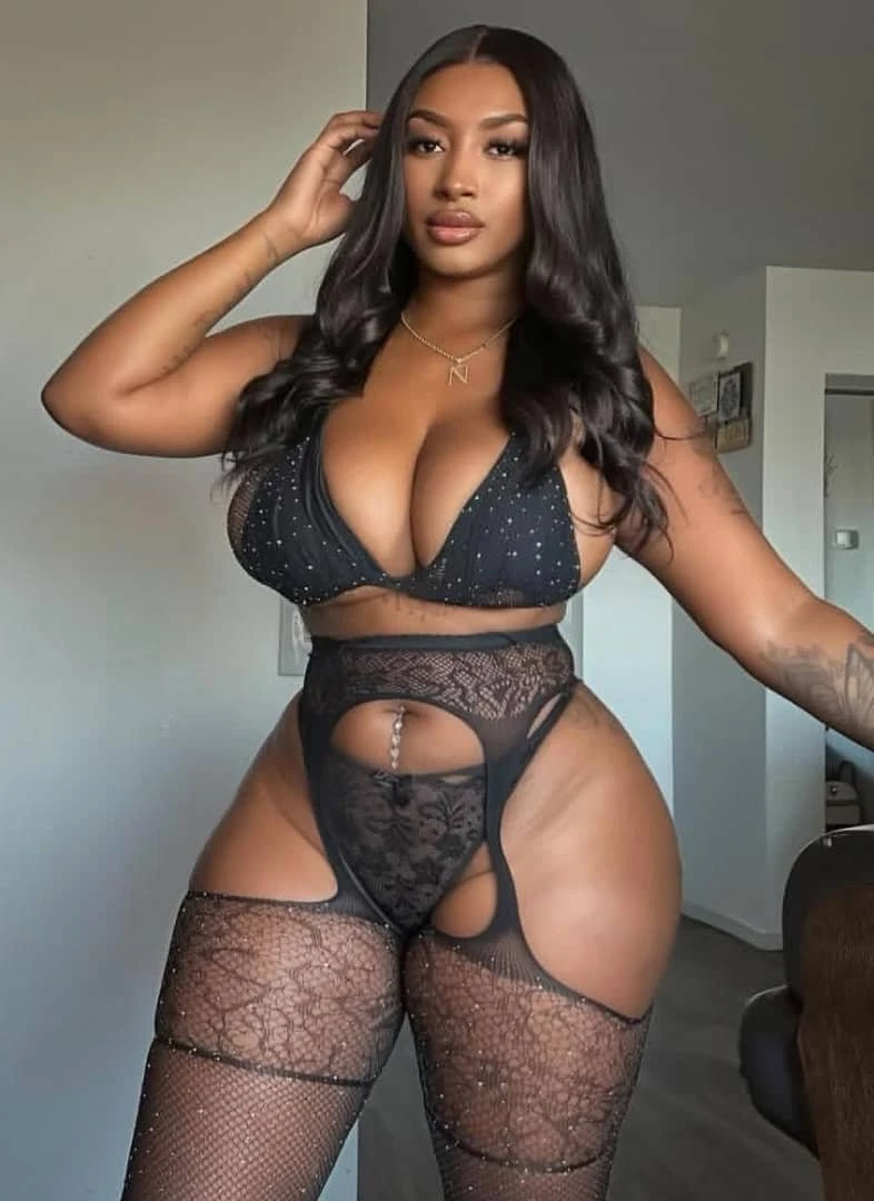 MASEE, HOT BITCH IN THE TOWN – South African escort in Ahmedabad — 1 / 6