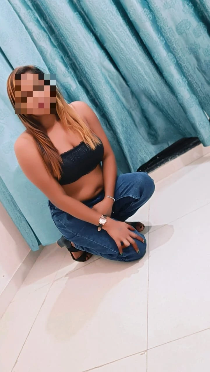 Rinky Cam Session – Indian escort in Chennai — 19 / 20