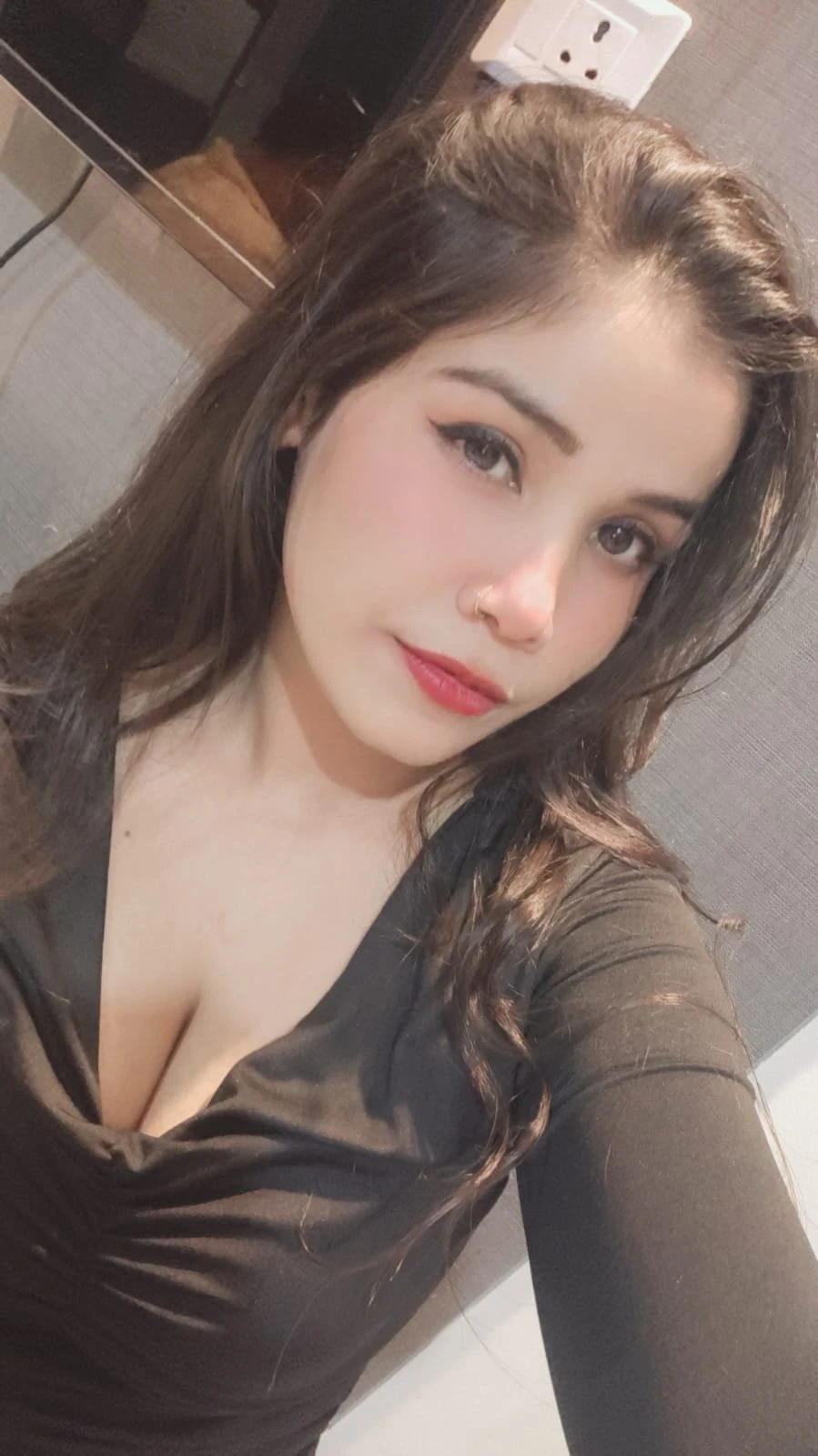 Kajal – Indian masseuse in Ahmedabad — 2 / 6