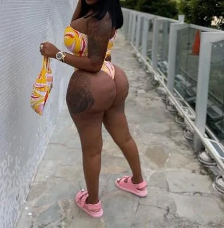 Nini – Ugandan escort in Chennai — 2 / 5