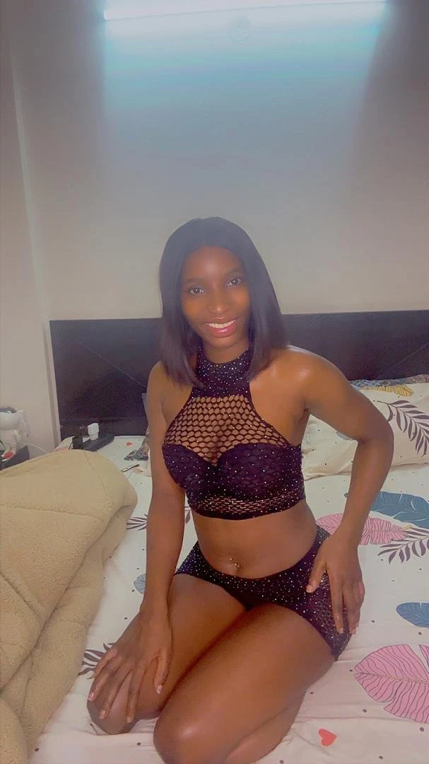 Nelly – Kenyan escort in Gurgaon — 4 / 5