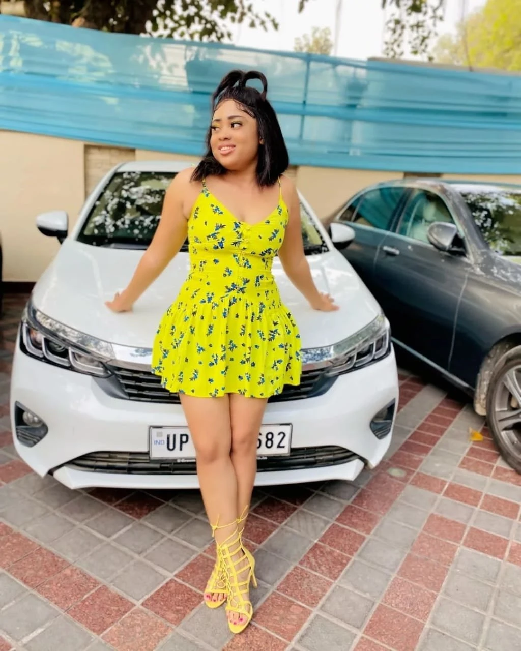 Smiles – South African escort in Chandigarh — 3 / 4