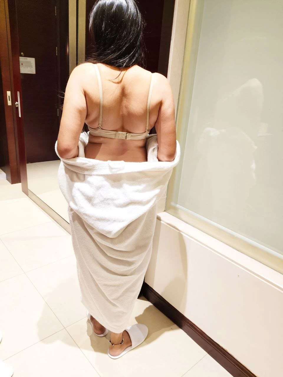Divya Patel – Indian escort in Ahmedabad — 2 / 4