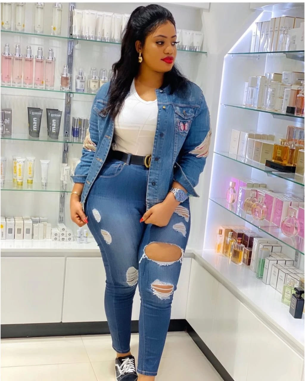 Winnie – Cameroonian escort in Chandigarh — 5 / 6
