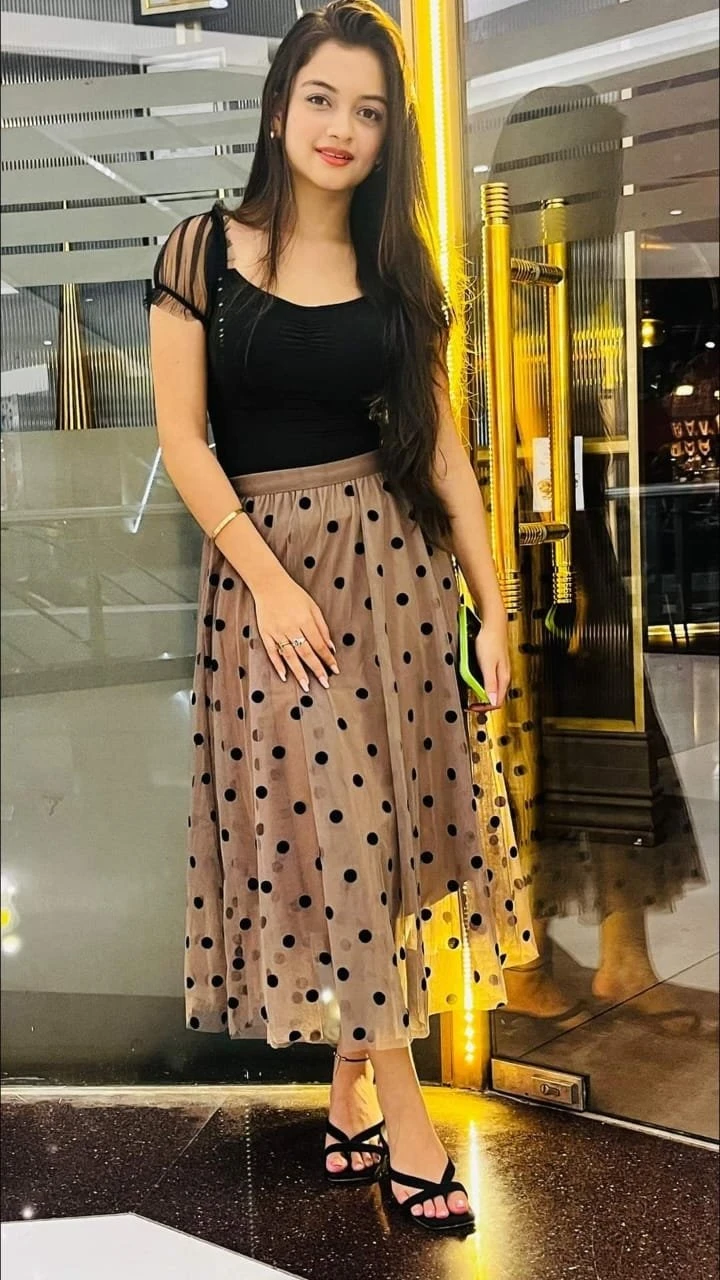 Ms. Elina – Indian adult performer in Bangalore — 4 / 5