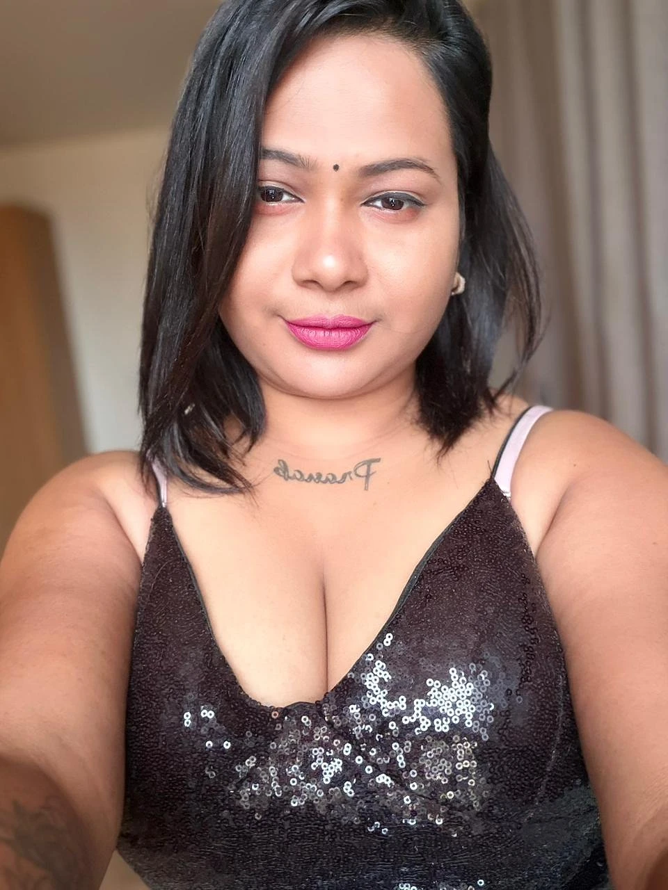 SHRUTIKA – Indian escort in Bangalore — 4 / 5