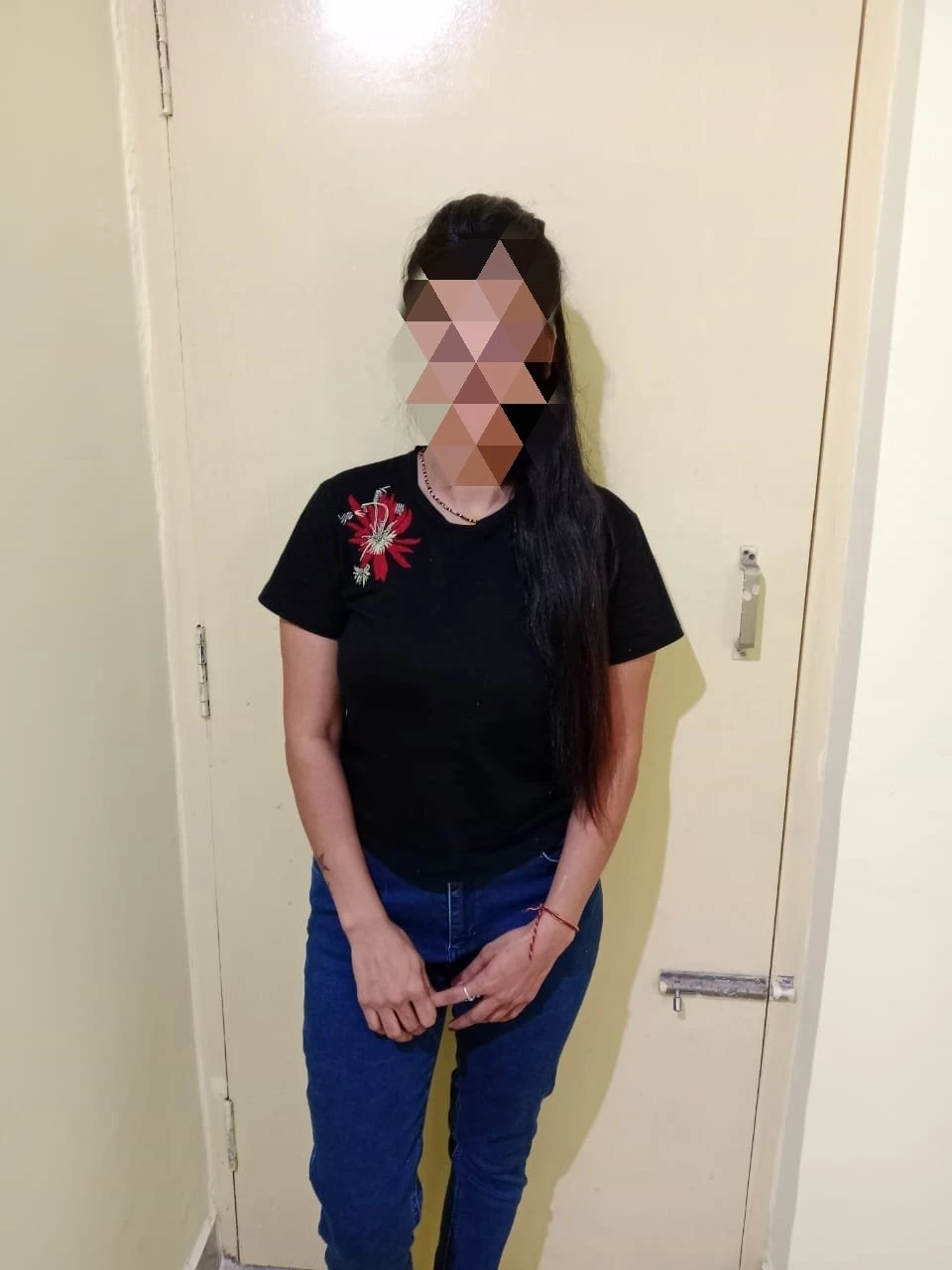 Cam show & real meet – Indian escort in Bangalore — 5 / 6
