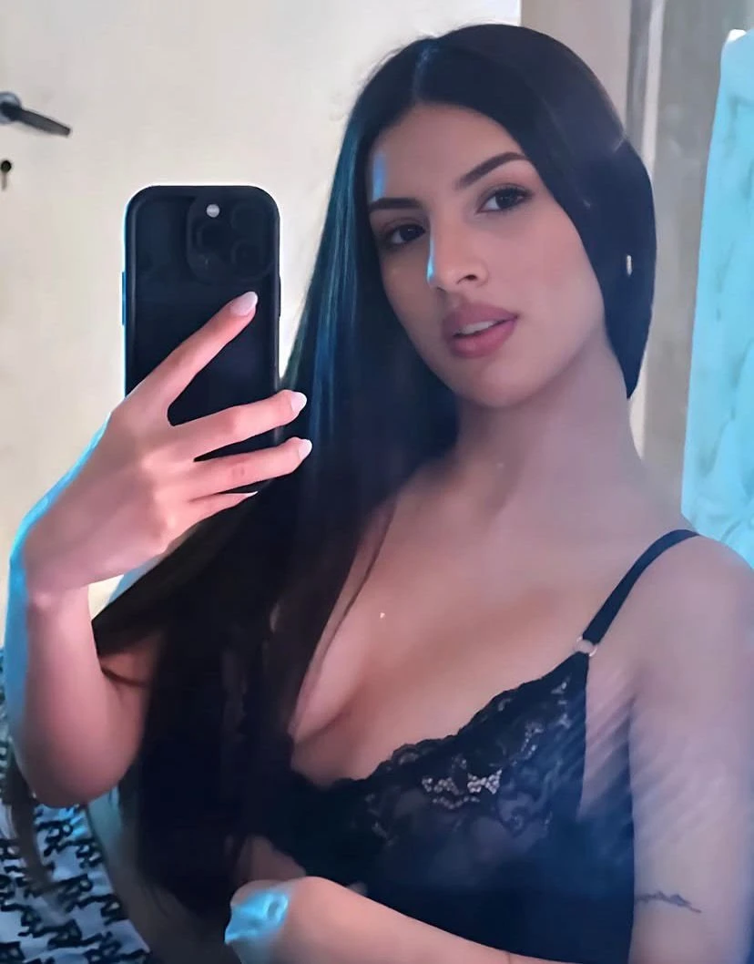 Cedie in town just arrive party Girl – Argentinean escort in Hong Kong — 8 / 10