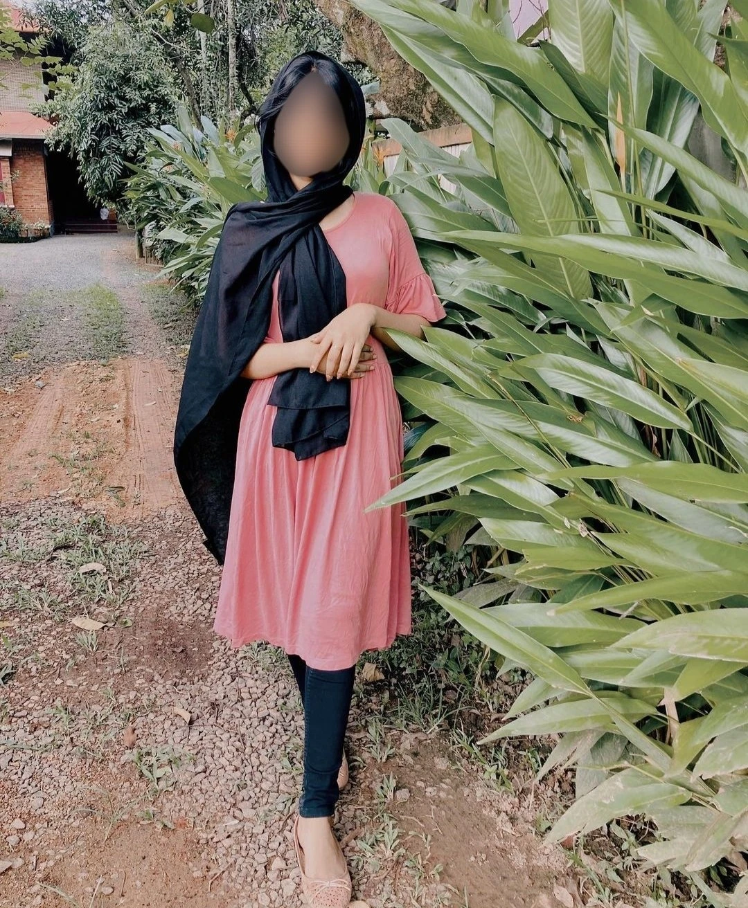 Divya hand payment only.. – Indian escort in Bangalore — 2 / 5