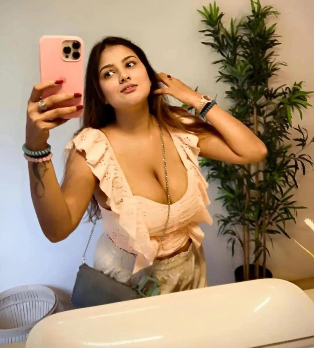 Vedika Safe Secour Service – escort in Bhopal — 2 / 4