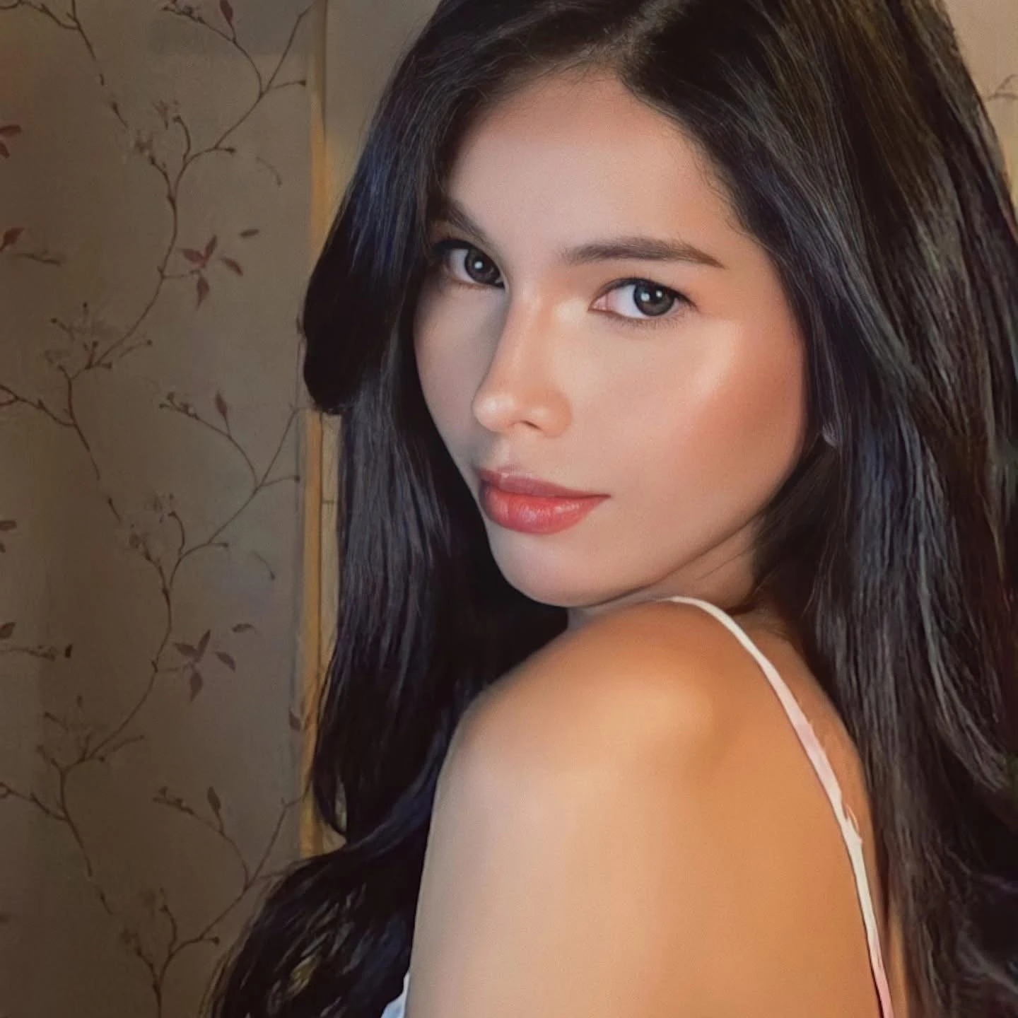 Kiss it Better(100%Real!) – Singaporean escort in Hong Kong — 18 / 23