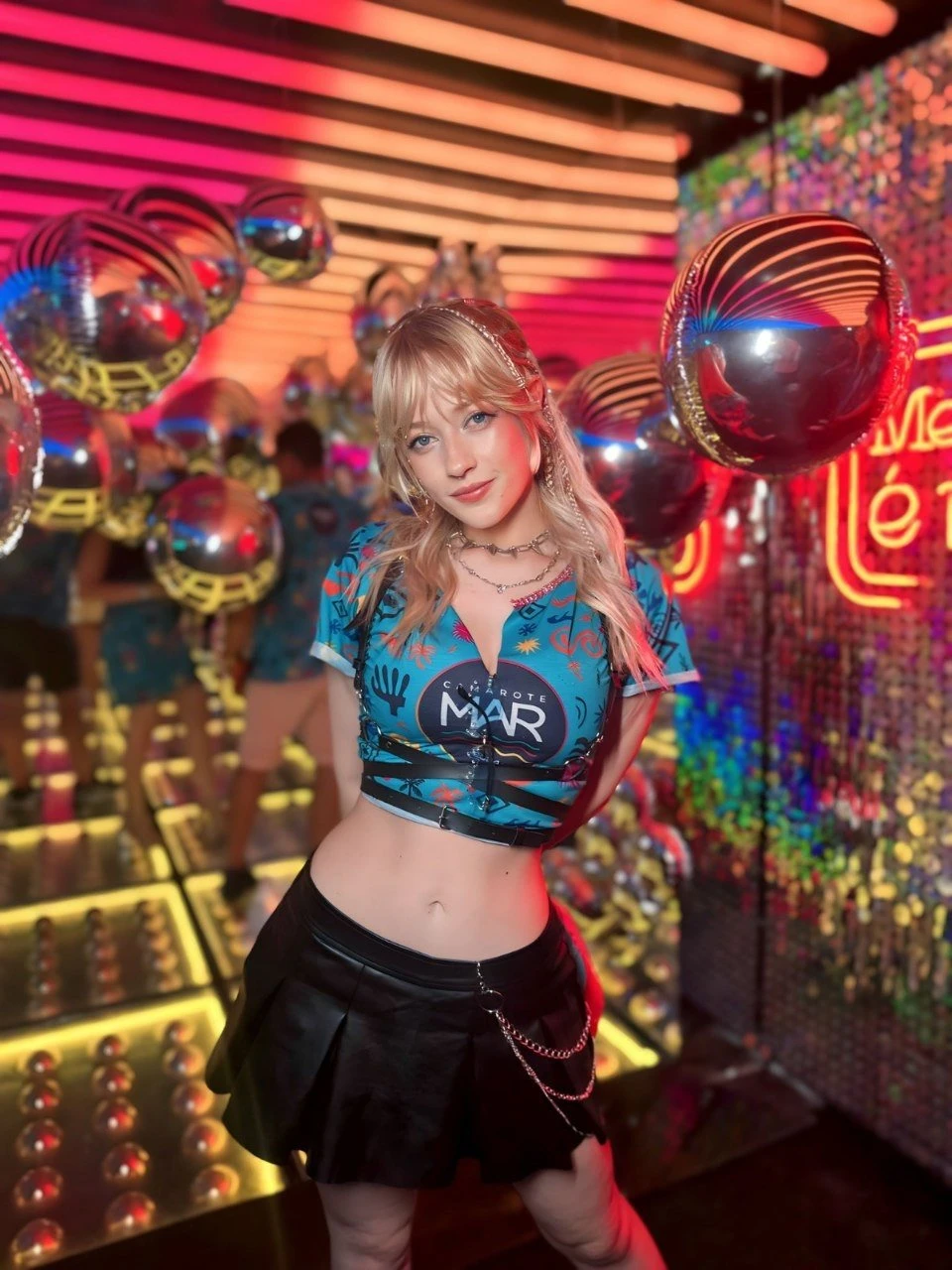 Alice Velvet Vixen – Brazilian escort in Hong Kong — 3 / 9