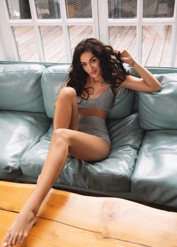 Karina – Russian escort in Yerevan — 6 / 17