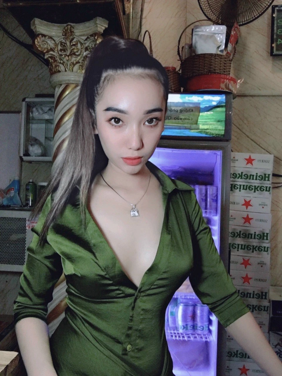 Lyna – Algerian masseuse in Tirana — 3 / 11