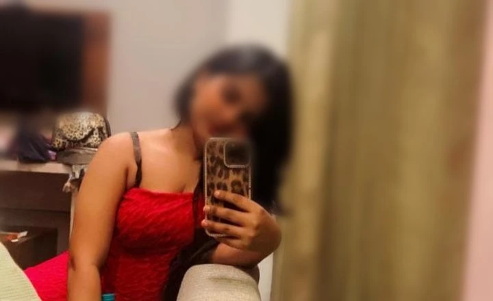 Pinky in Bangalore now – Indian escort in Bangalore — 3 / 4