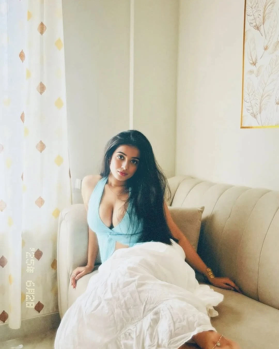 Janvi Sharma – Indian escort in Ahmedabad — 1 / 5