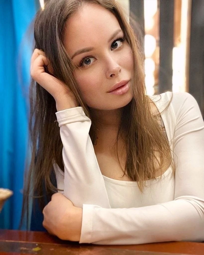 Lera E cup – Russian escort in Hong Kong — 7 / 8
