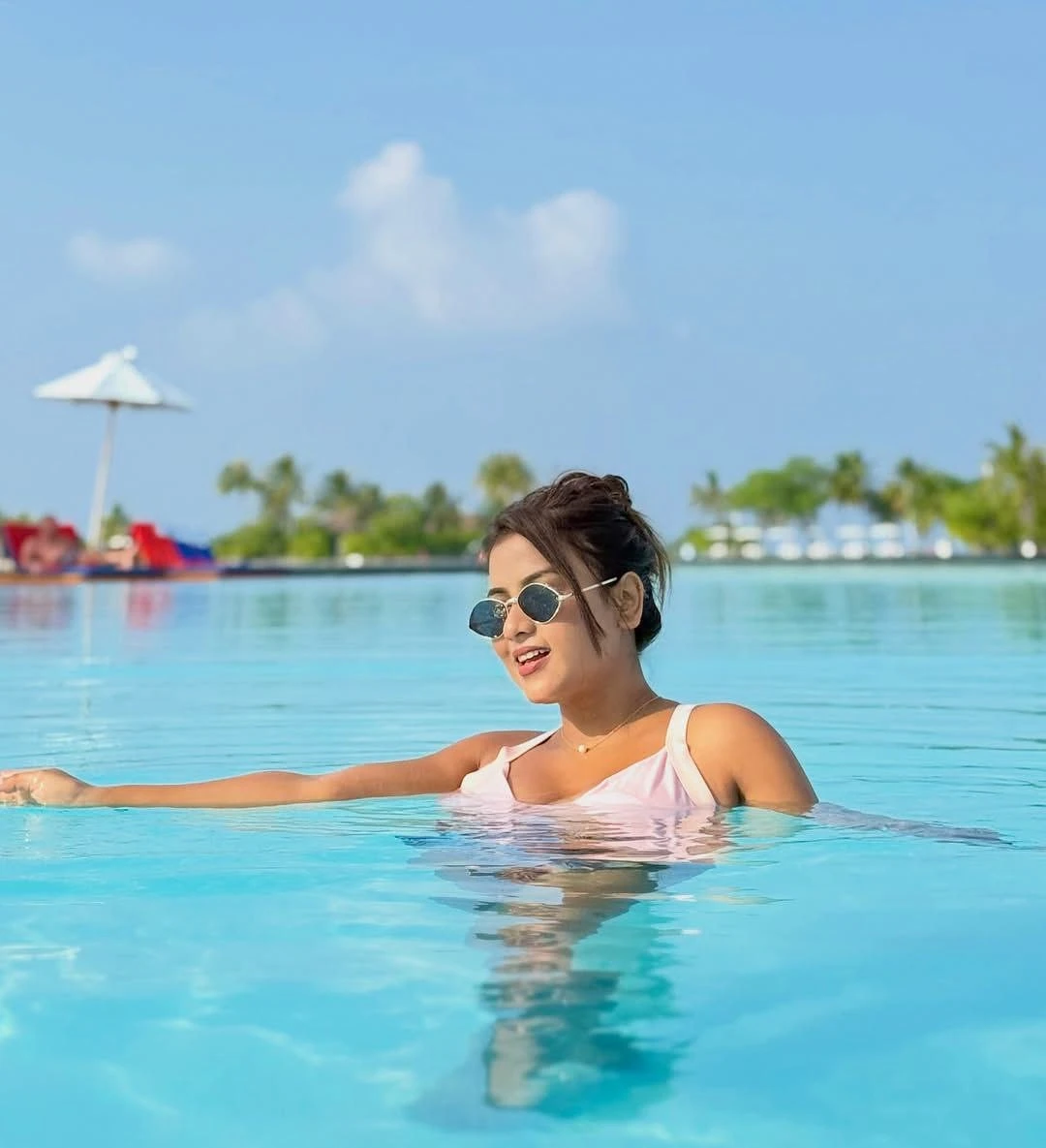 Kajal Gulta – Indian escort in Bangalore — 2 / 4
