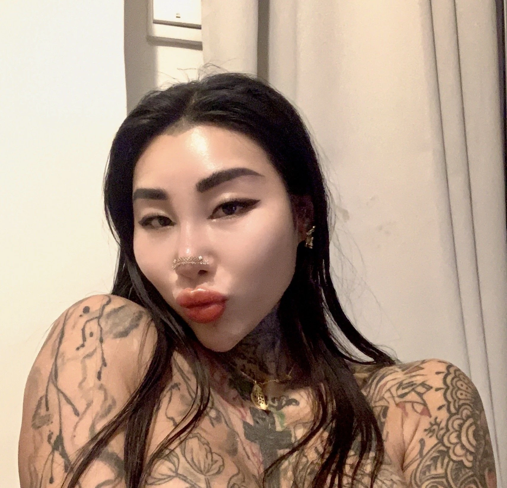 Tayla – escort in Hong Kong — 5 / 8
