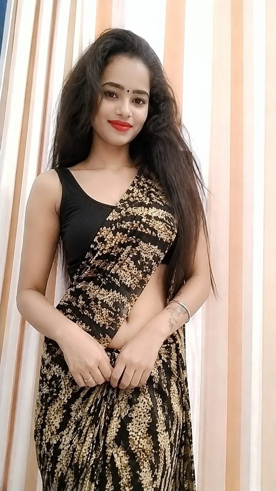 Genuine girl & live cam show – Indian escort in Bangalore — 4 / 5