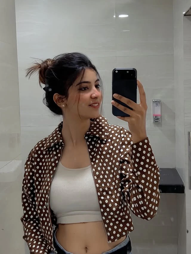 Urvashi – Indian escort in Ahmedabad — 4 / 6