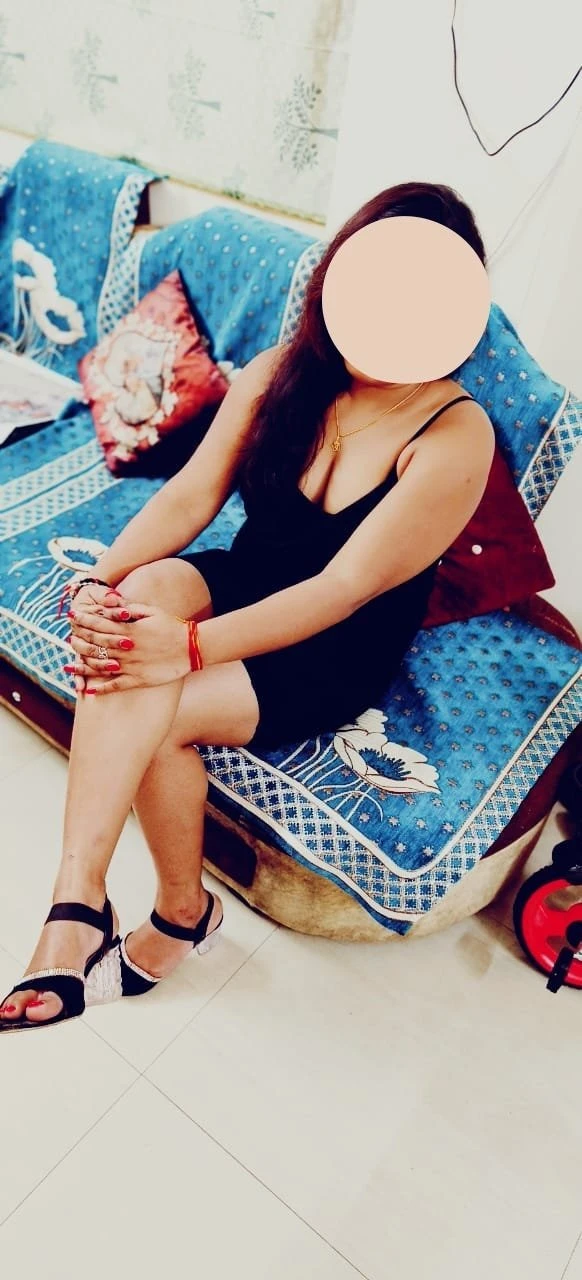 Siya independent Gujarati housewife GF – Indian escort in Ahmedabad — 7 / 8