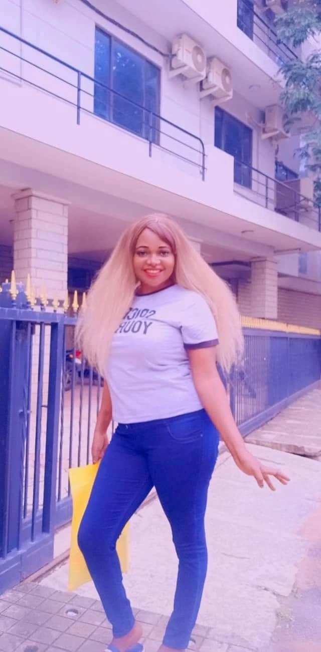 Shelly – Tanzanian escort in Bangalore — 2 / 3