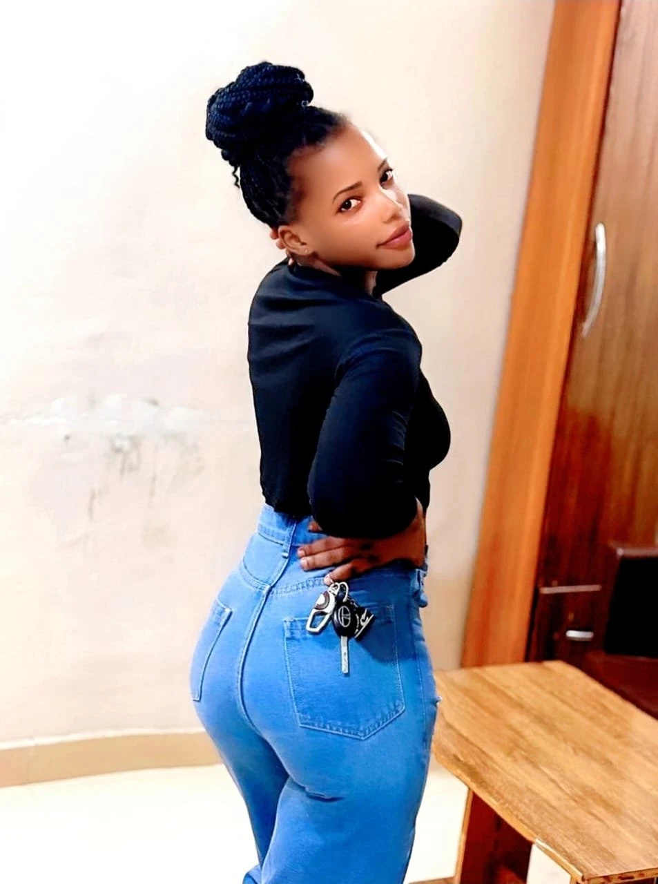 Shania VIP Road Zirakpur – Angolan escort in Chandigarh — 2 / 7