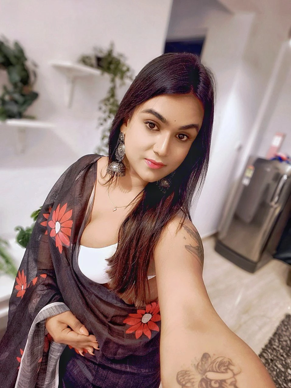 Independent Bong Jiya🕊️ Real Meet – Indian escort in Bangalore — 5 / 29