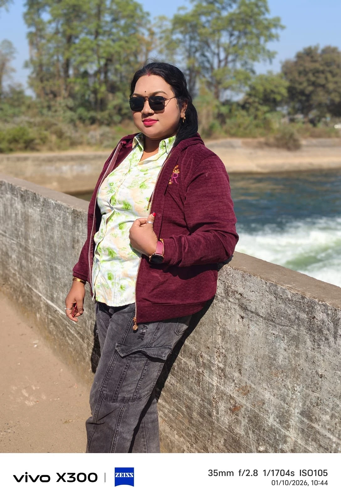 Riya Cam and Meet – Indian escort in Bangalore — 2 / 5