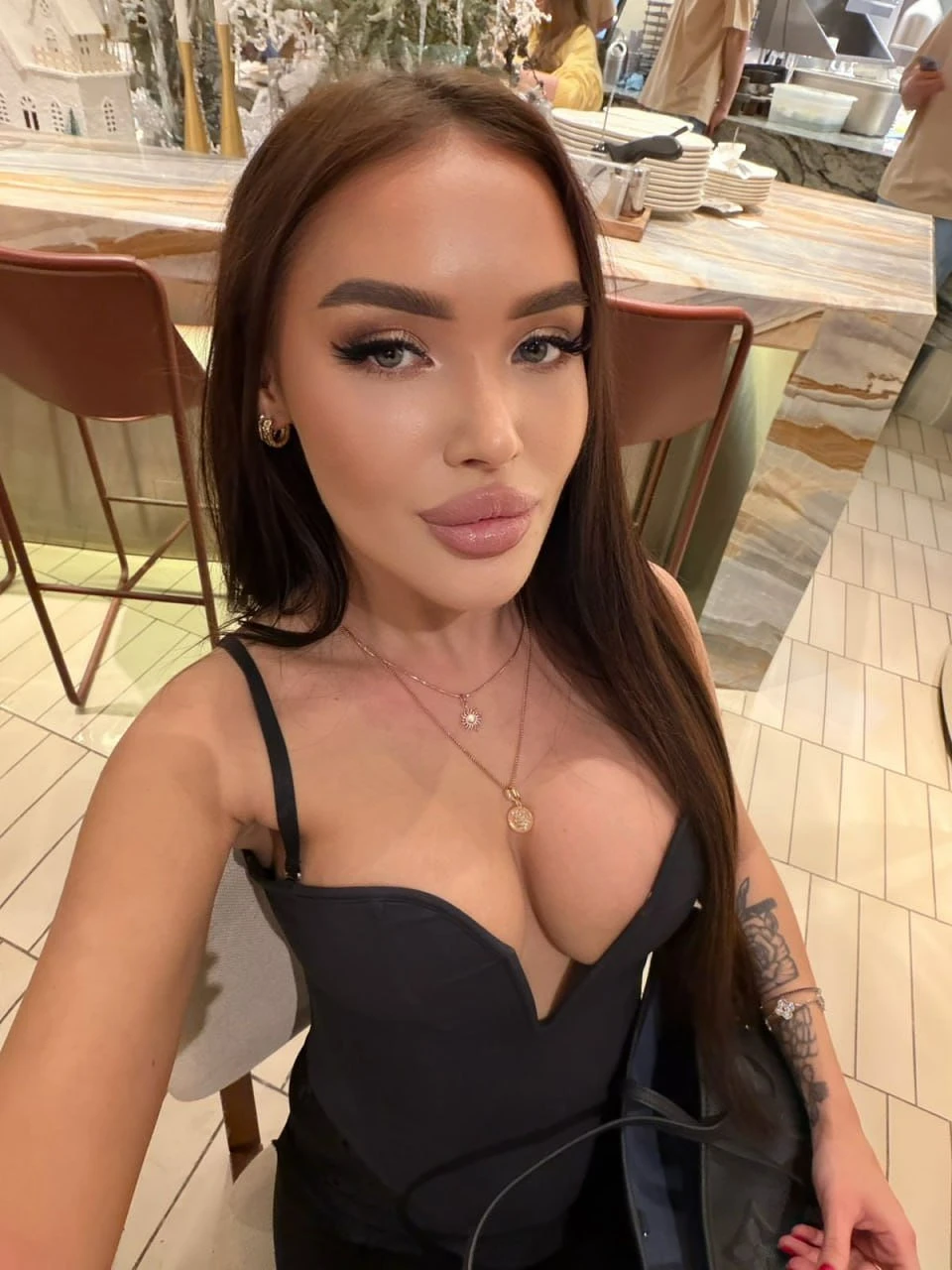 Arina – Russian escort in Hong Kong — 7 / 16