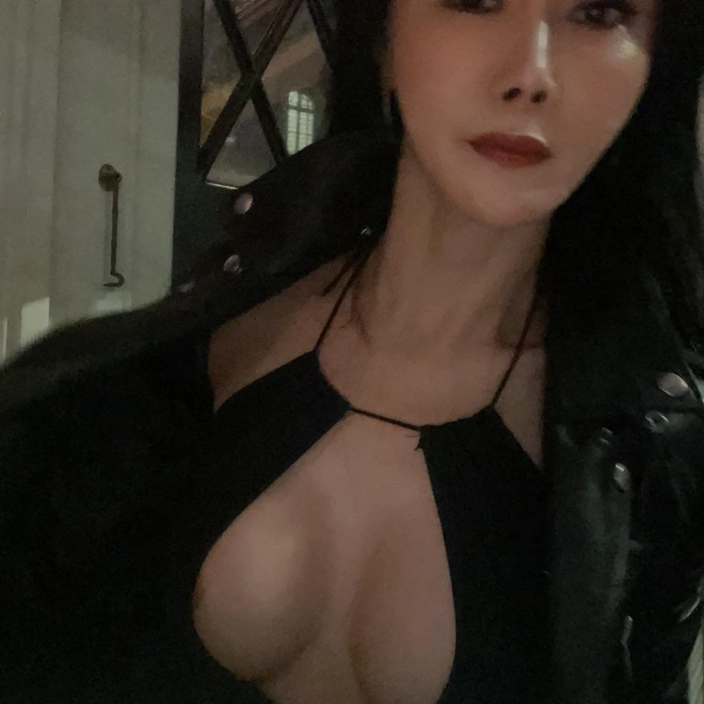 Asia Angel – Chinese escort in Hong Kong — 3 / 5
