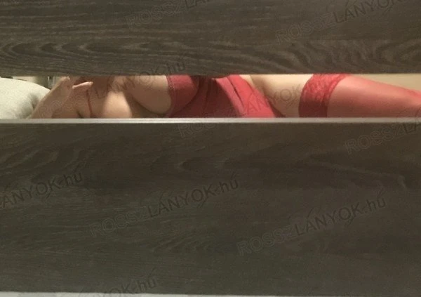 Christal – Hungarian masseuse in Budapest — 1 / 2