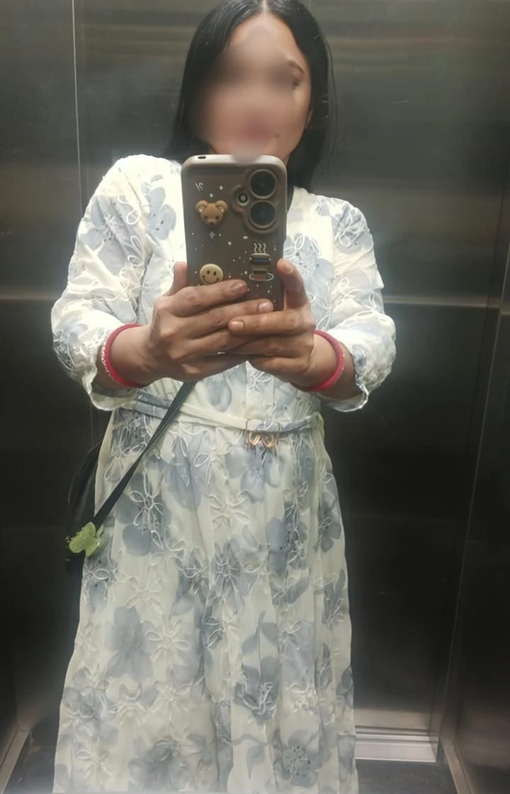 Priya Webcam and Real Meet 🤍9 – Indian escort in Bangalore — 4 / 5
