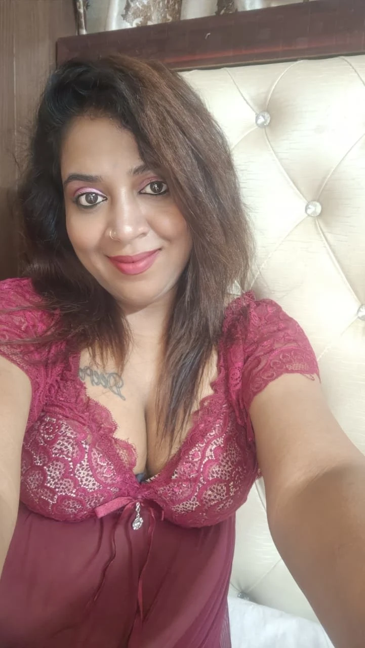 Riya – Indian escort in Candolim, Goa — 2 / 6