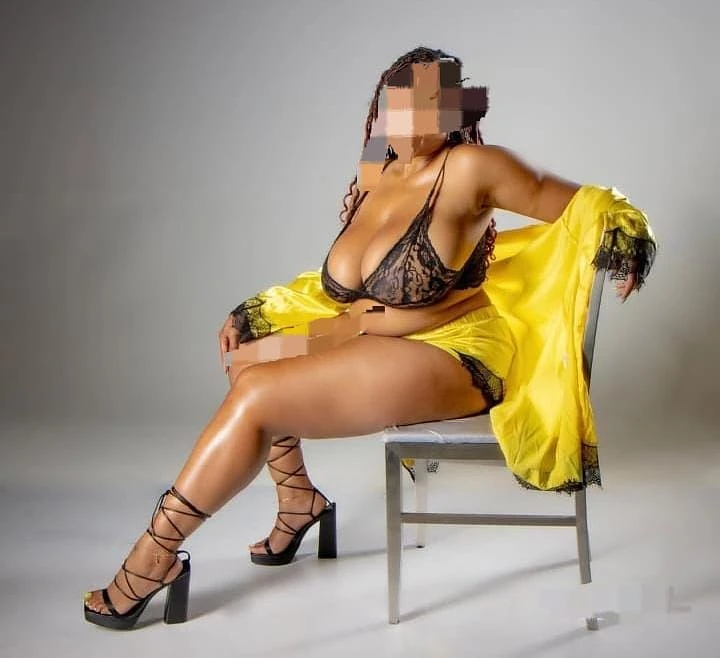 Erima the squiter(cam&realmeet) – Eritrean escort in Chennai — 16 / 20