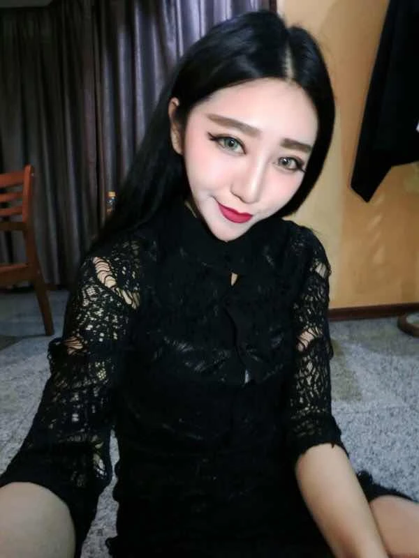 Mickey – Japanese escort in Hong Kong — 2 / 5