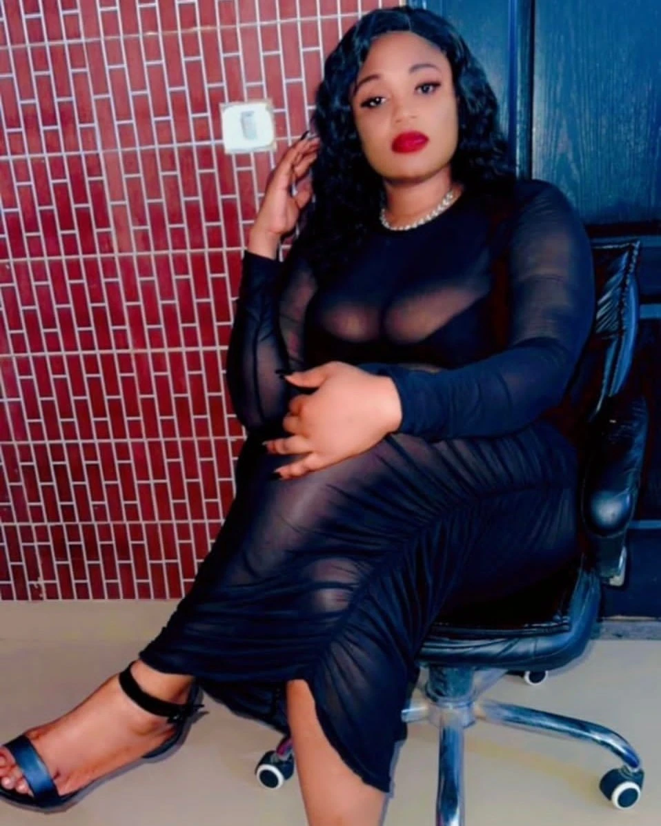 Roseline – South African escort in Gurgaon — 3 / 6