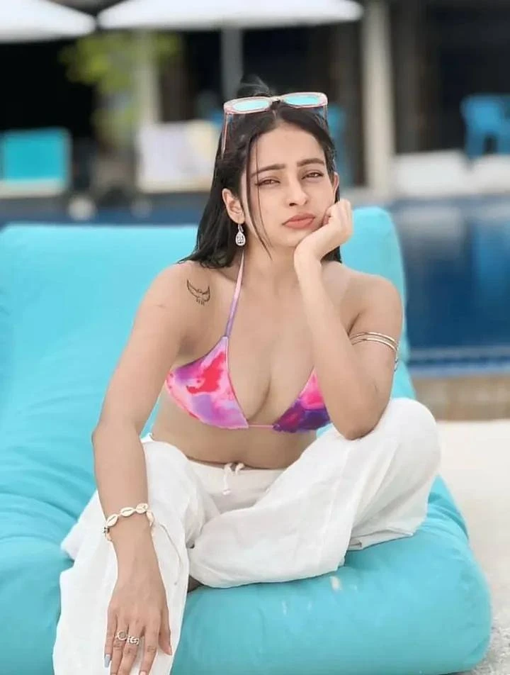 Dhruthi – Indian escort in Bangalore — 4 / 10