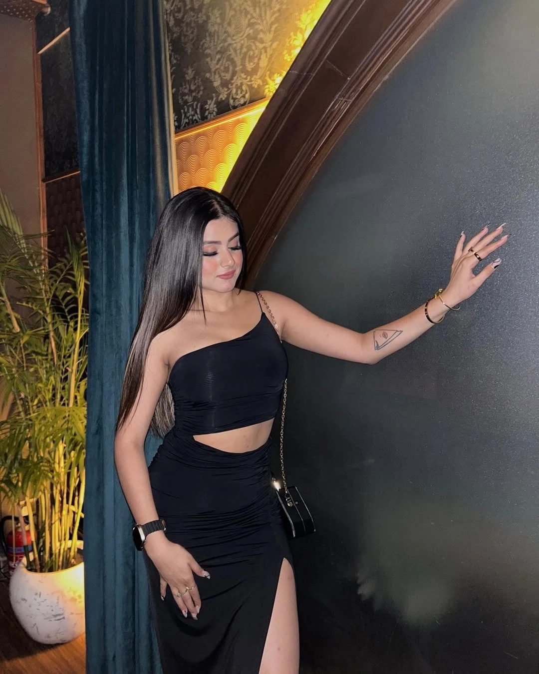 Sakshi in Gurgaon – Indian escort in Gurgaon — 2 / 5