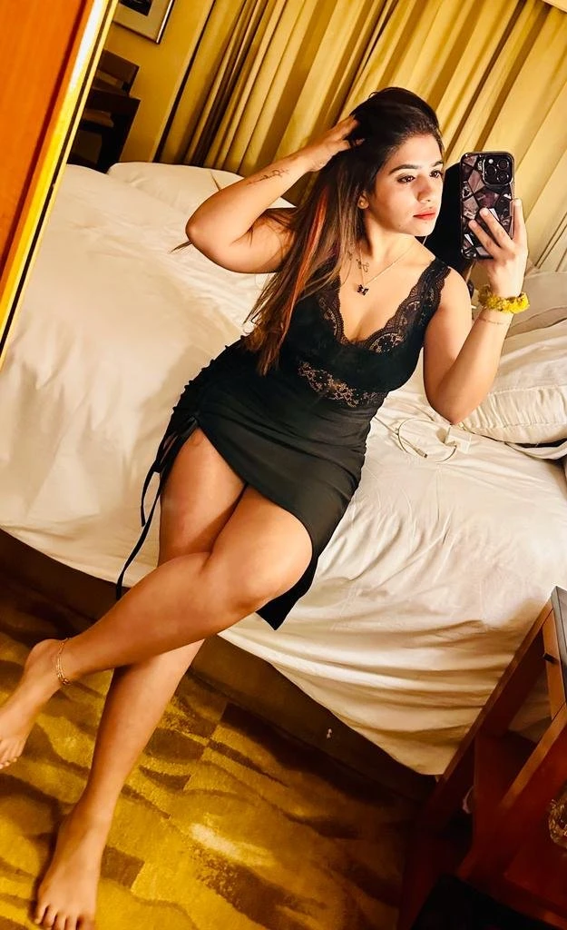 Zoya Malik – Indian escort in Bangalore — 2 / 3