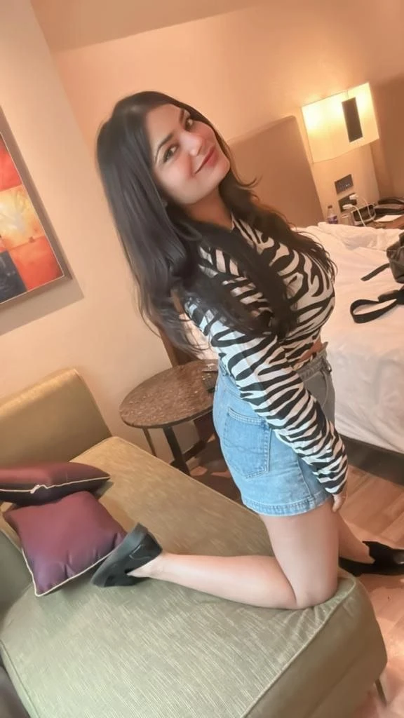 Arohi Call Girl Service – Indian escort in Bangalore — 2 / 3