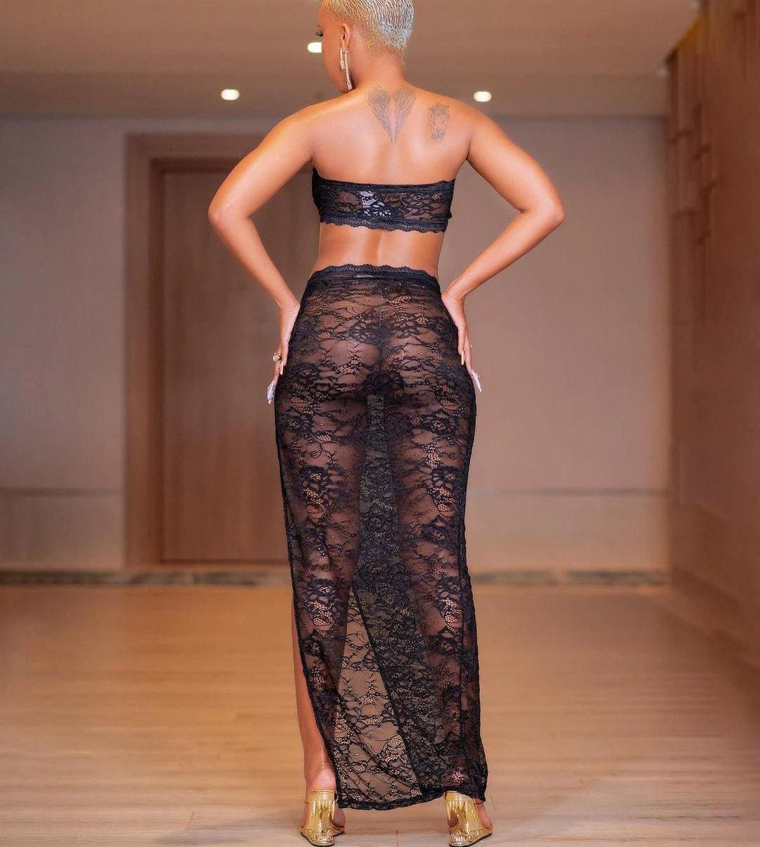 Sugar – Kenyan escort in Bangalore — 4 / 5