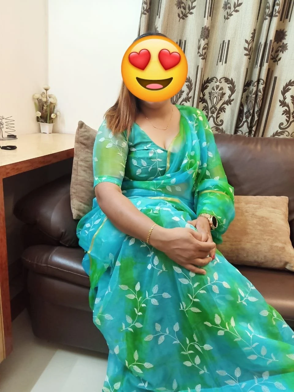 Lavanya – Indian escort in Bangalore — 5 / 6