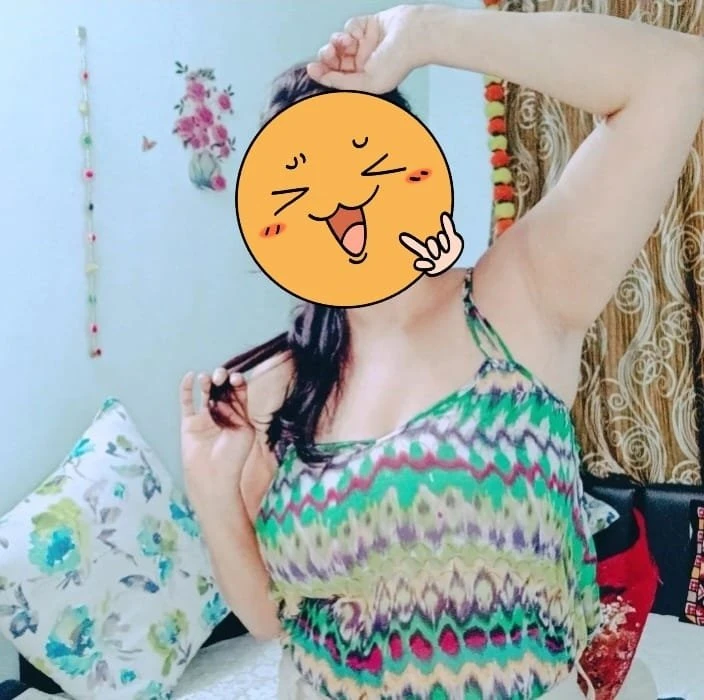 Soniya Sharma – Indian escort in Ahmedabad — 3 / 6