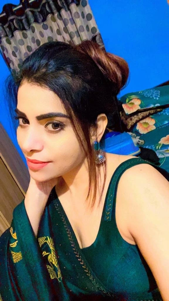 Tanvi Sharma – Indian escort in Bangalore — 4 / 5
