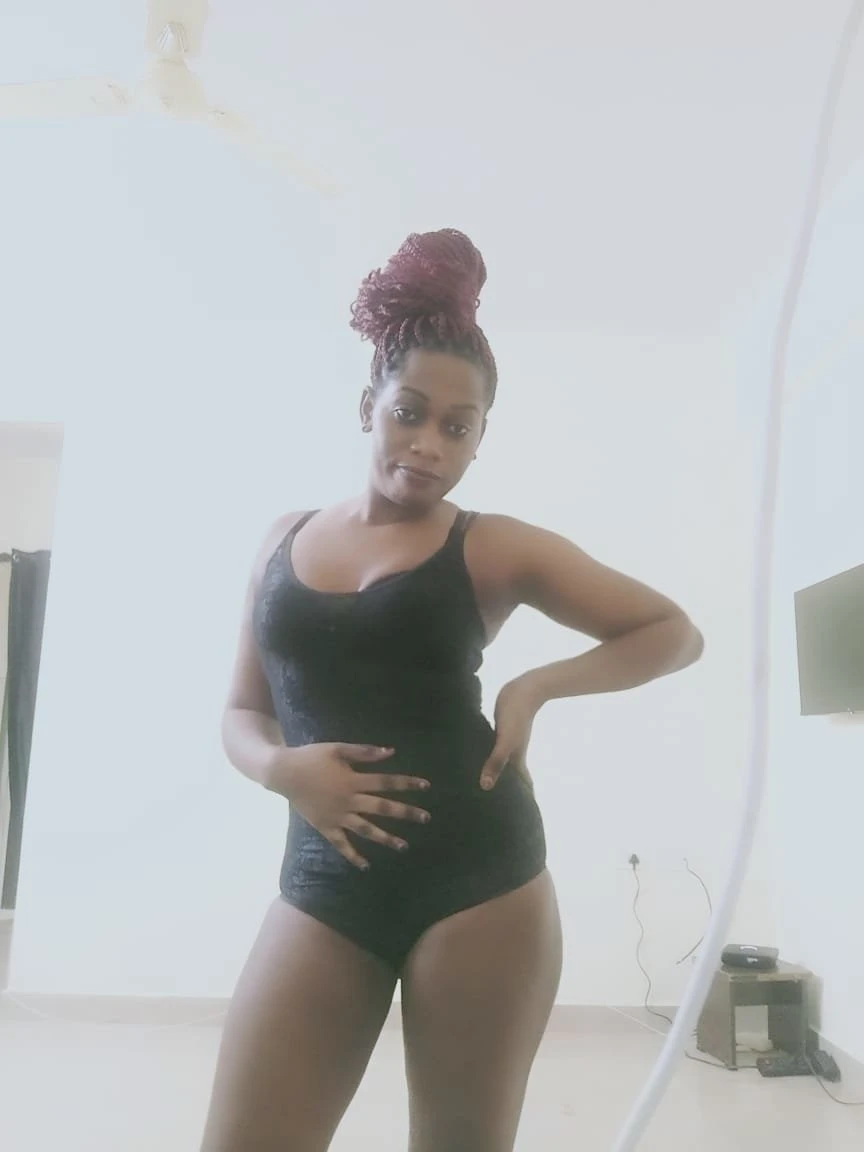 Lucky – Kenyan escort in Bangalore — 5 / 8