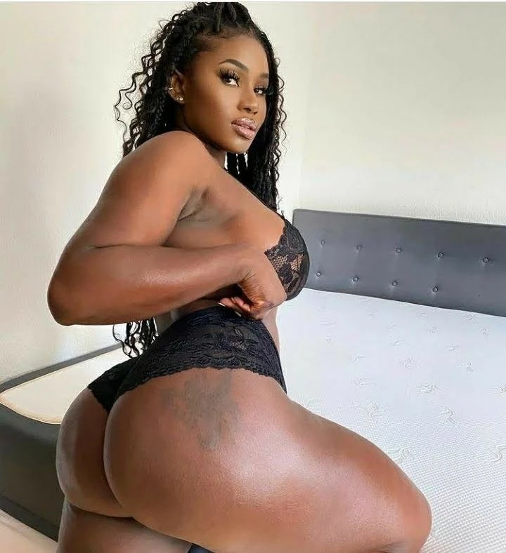 Liza – Burundian escort in Chennai — 3 / 4